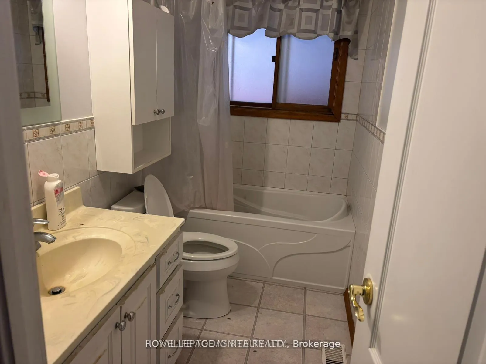 Photo 18 of Unit Main, 543 Glendene Crescent, Waterloo — HOMEH