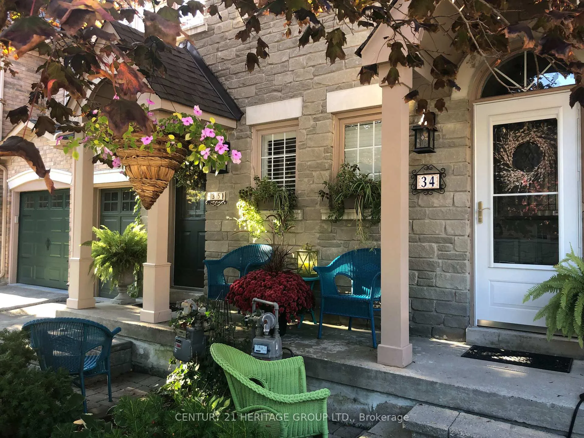 Photo 3 of 180 Blue Willow Drive, Vaughan, East Woodbridge — HOMEH