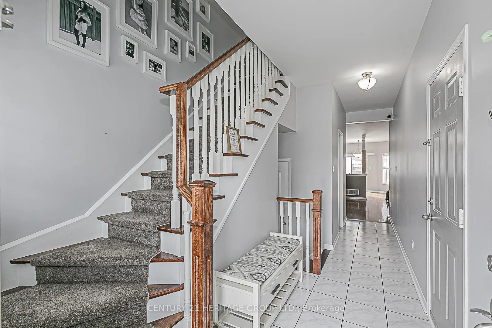 Photo 4 of 180 Blue Willow Drive, Vaughan, East Woodbridge — HOMEH