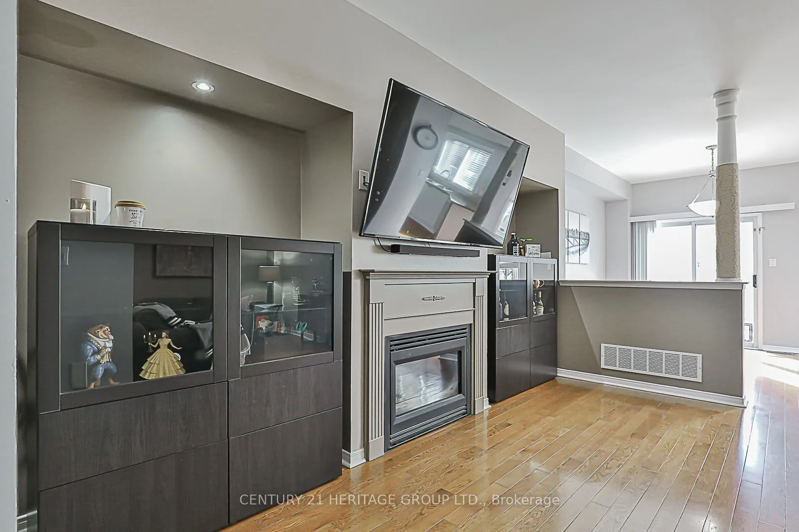 Photo 10 of 180 Blue Willow Drive, Vaughan, East Woodbridge — HOMEH