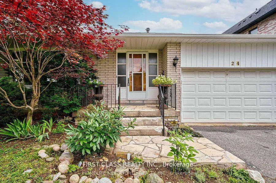Photo 1 of 24 Markhaven Road, Markham, Unionville — HOMEH