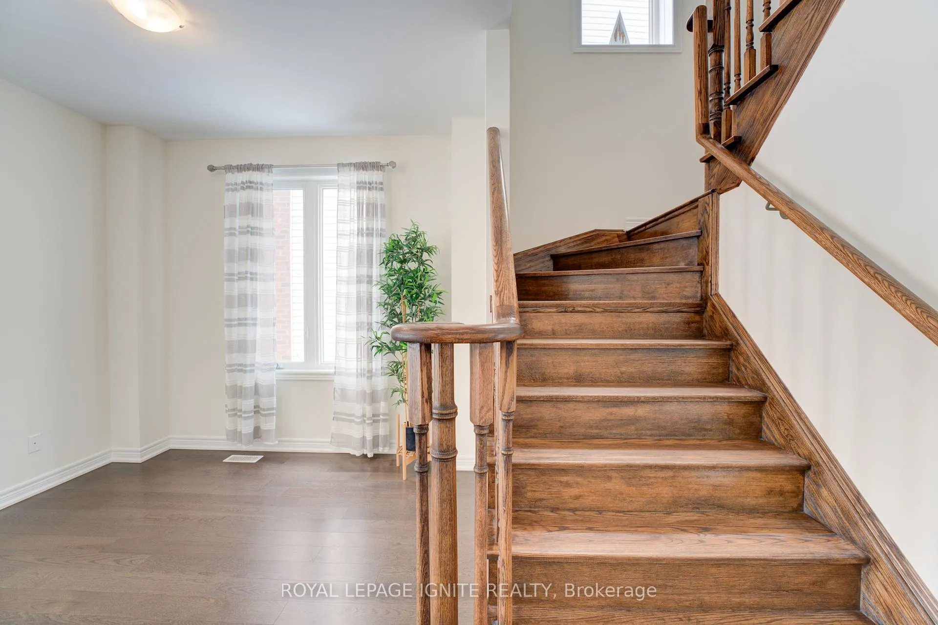 Photo 7 of 2580 Craftsman Drive, Oshawa, Windfields — HOMEH