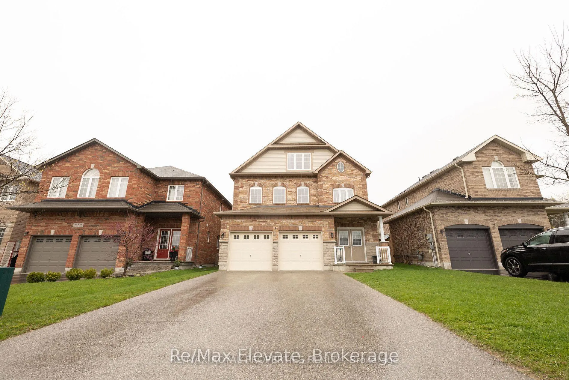 Photo 1 of 4 Trotter Court, Barrie, Holly — HOMEH
