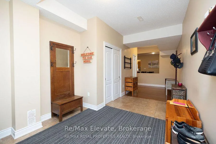 Photo 2 of 4 Trotter Court, Barrie, Holly — HOMEH