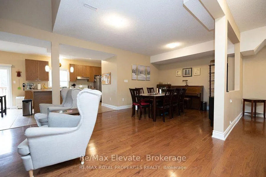 Photo 8 of 4 Trotter Court, Barrie, Holly — HOMEH