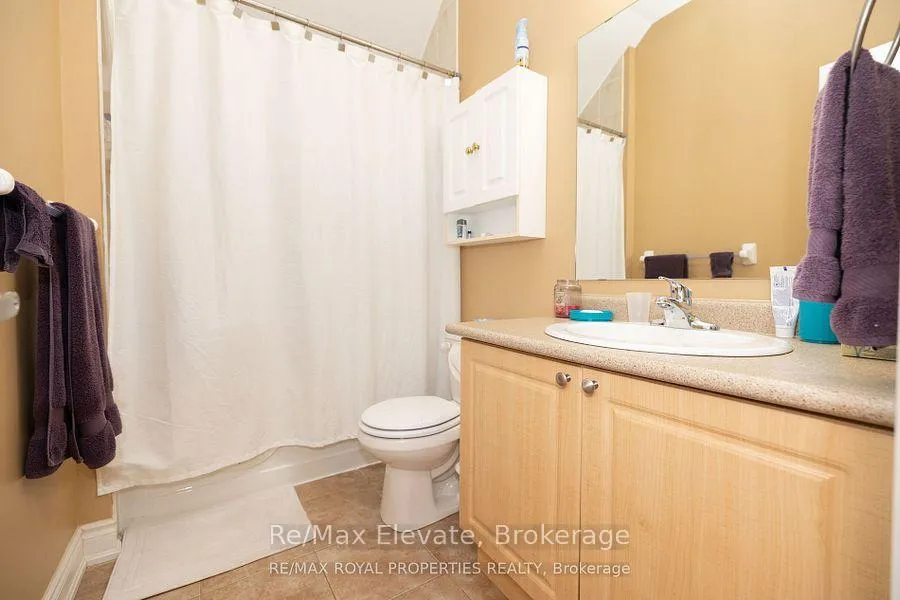 Photo 10 of 4 Trotter Court, Barrie, Holly — HOMEH