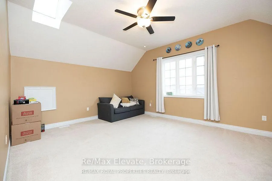 Photo 13 of 4 Trotter Court, Barrie, Holly — HOMEH