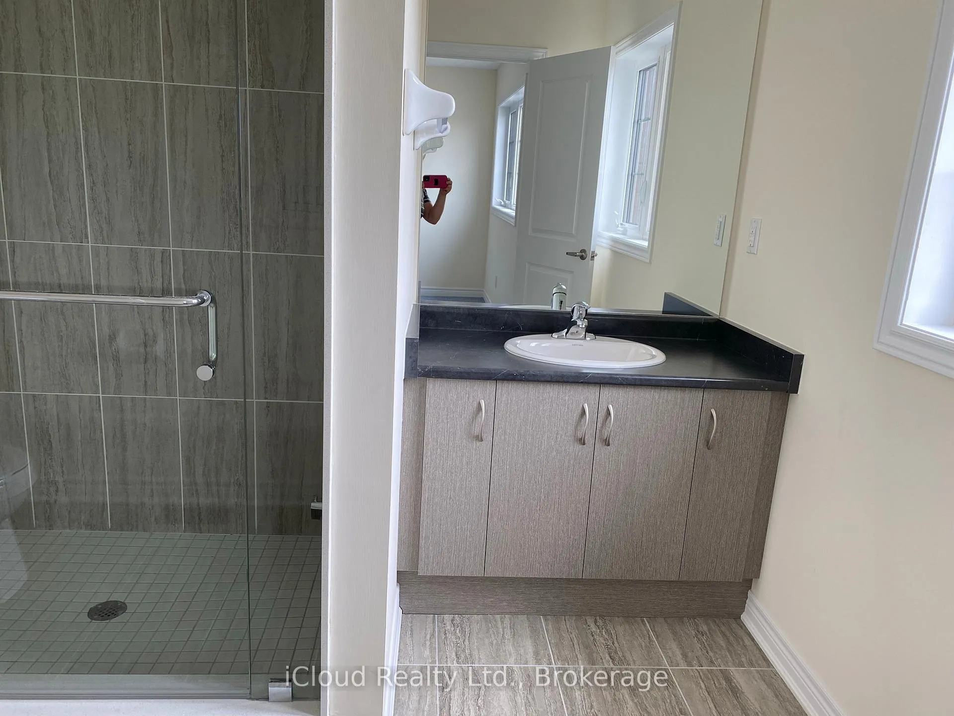 Photo 6 of Unit Upper, 37 Homestead Way, Thorold, Rolling Meadows — HOMEH