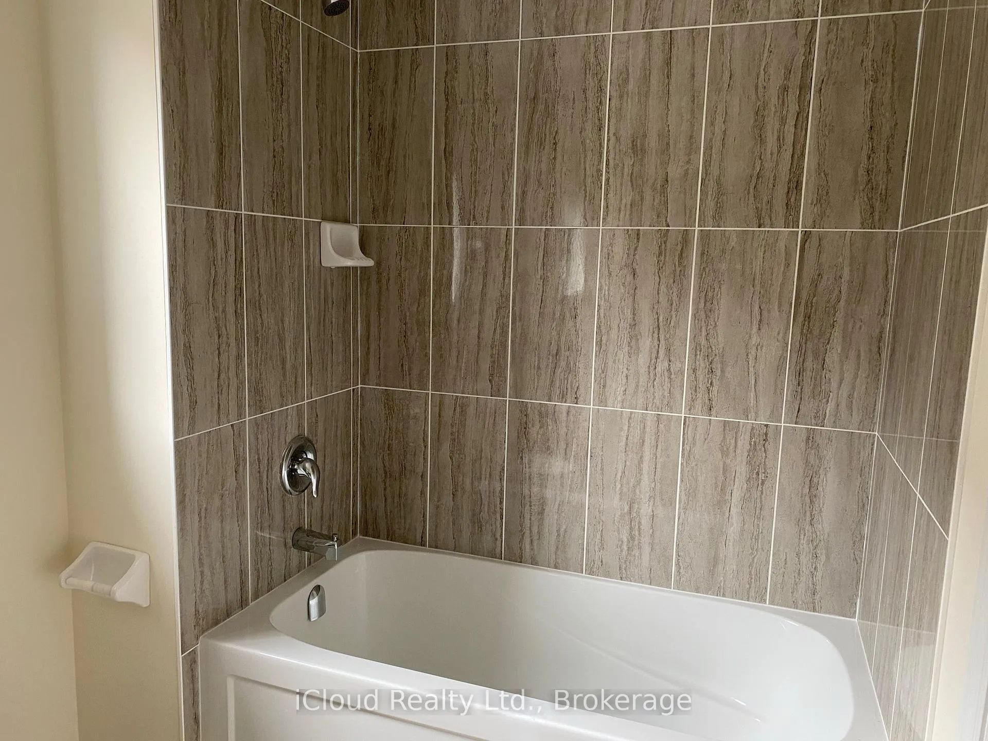 Photo 7 of Unit Upper, 37 Homestead Way, Thorold, Rolling Meadows — HOMEH