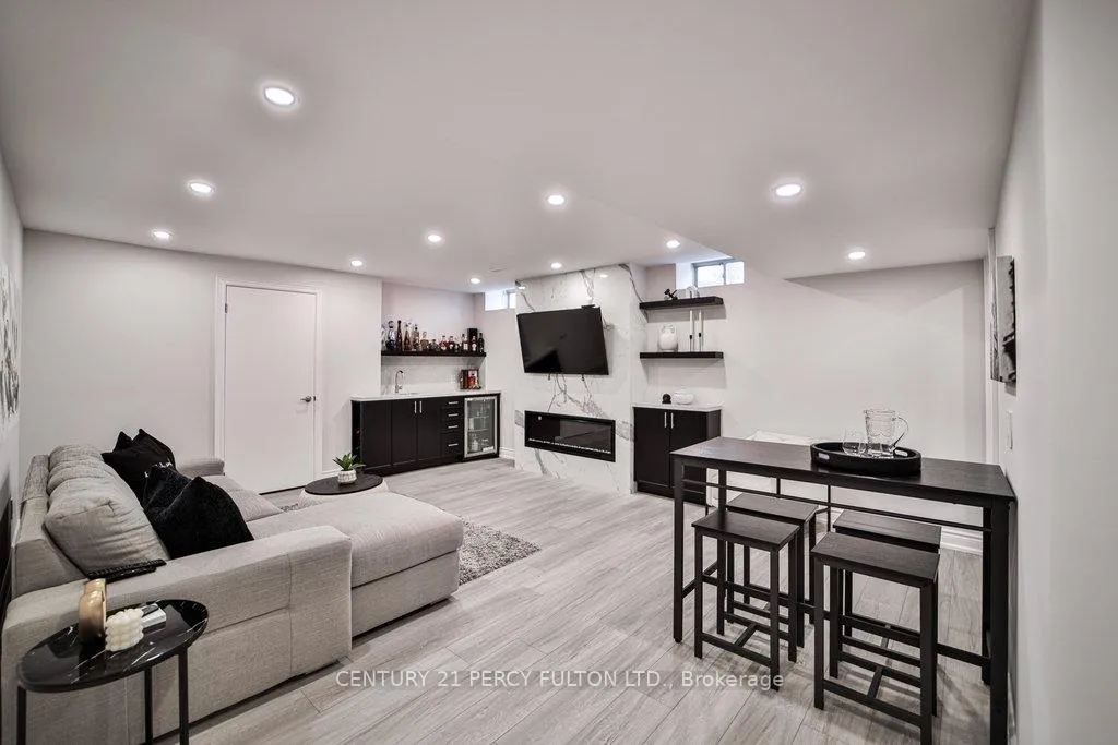 Photo 24 of 1006 Cole Street, Innisfil, Alcona — HOMEH