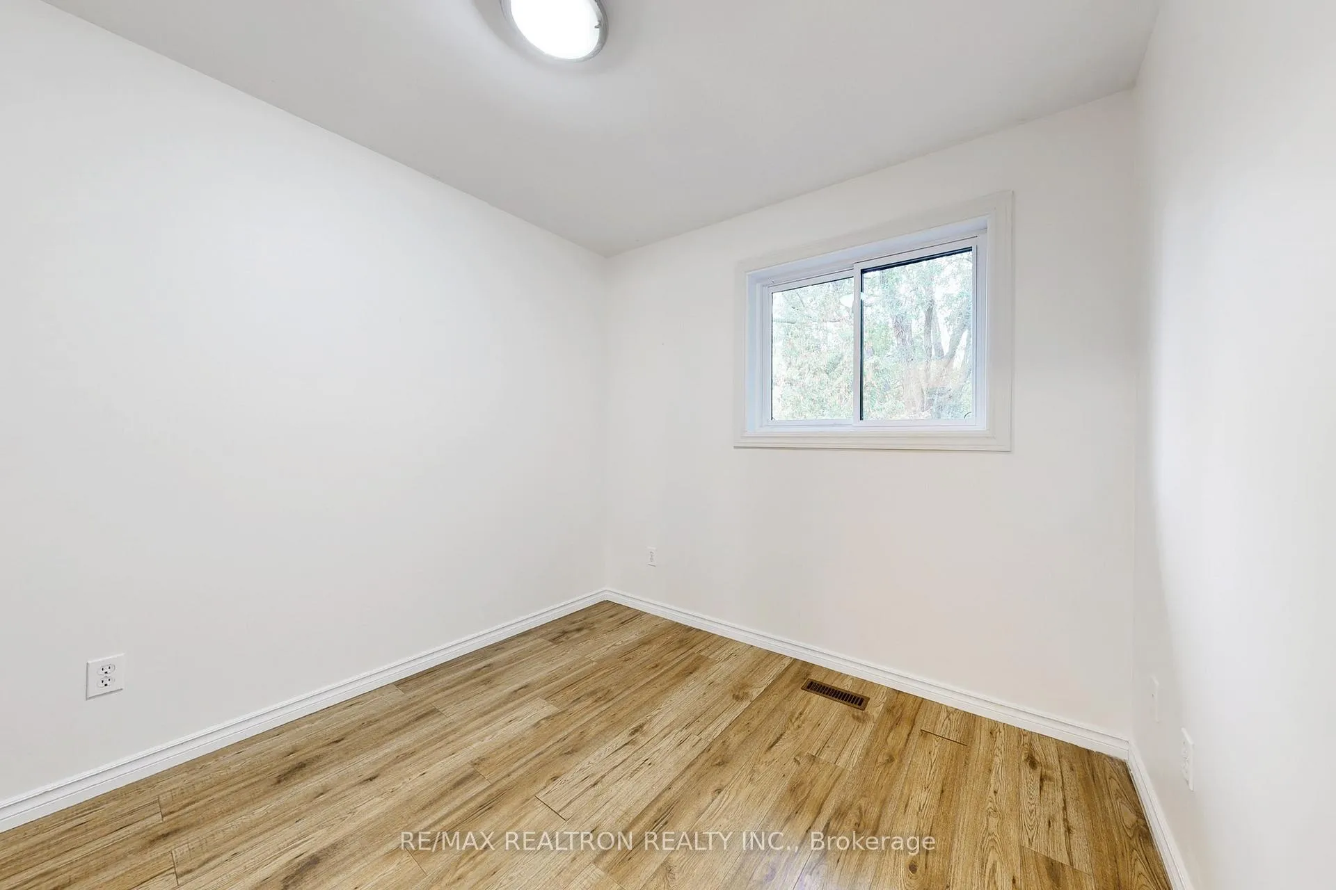 Photo 29 of 74 Trothen Circle, Markham, Markham Village — HOMEH