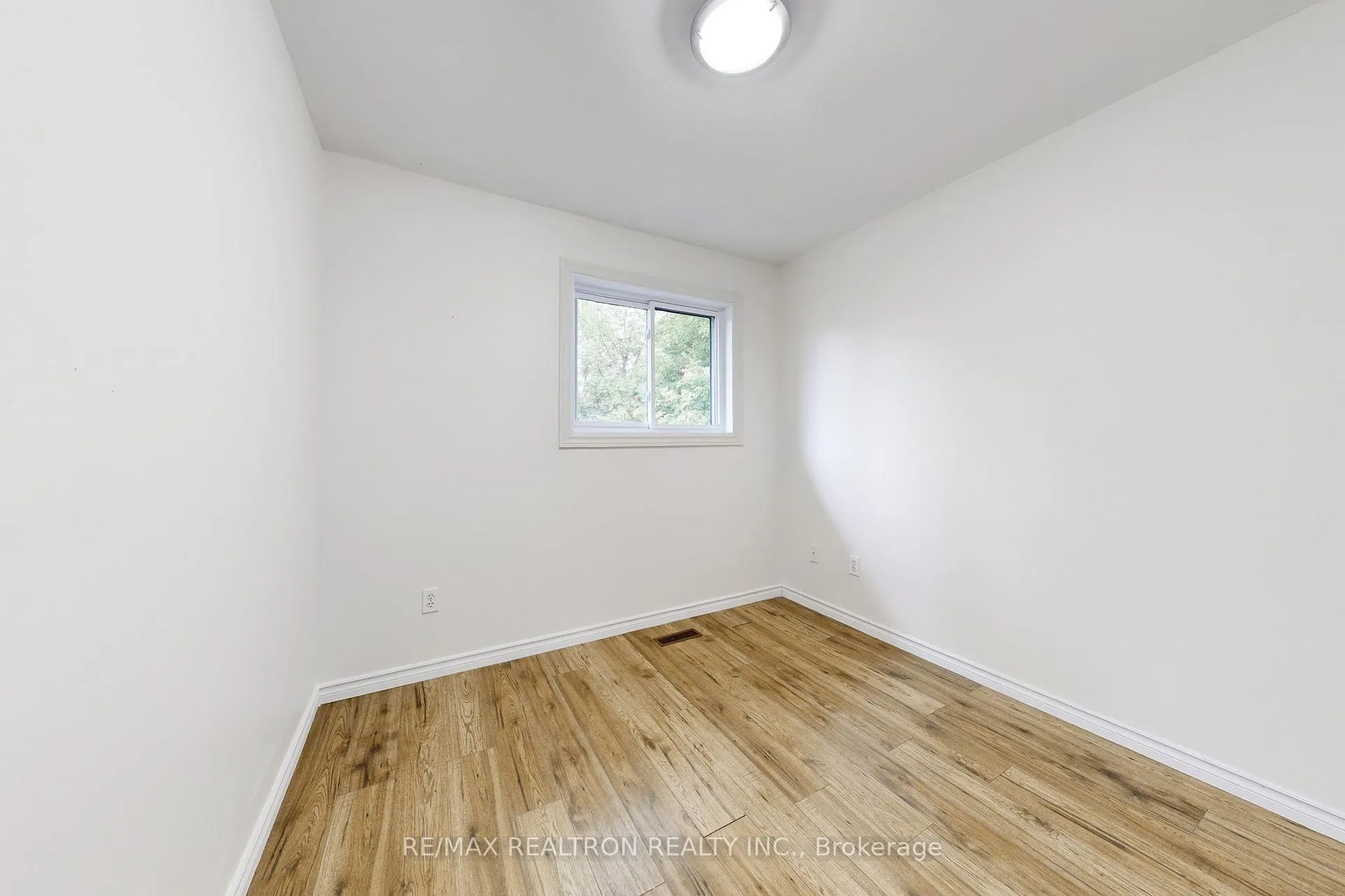 Photo 31 of 74 Trothen Circle, Markham, Markham Village — HOMEH