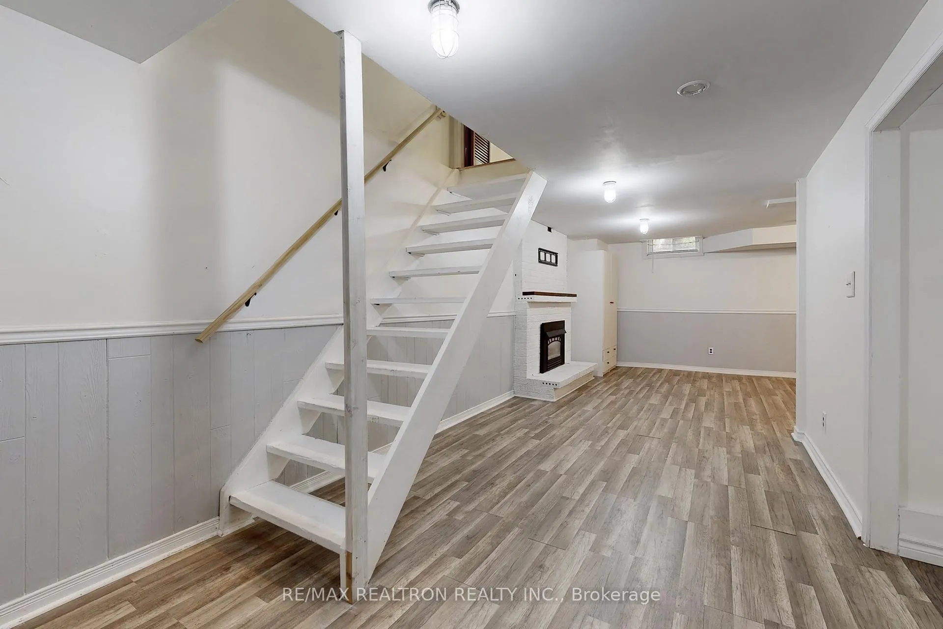 Photo 34 of 74 Trothen Circle, Markham, Markham Village — HOMEH