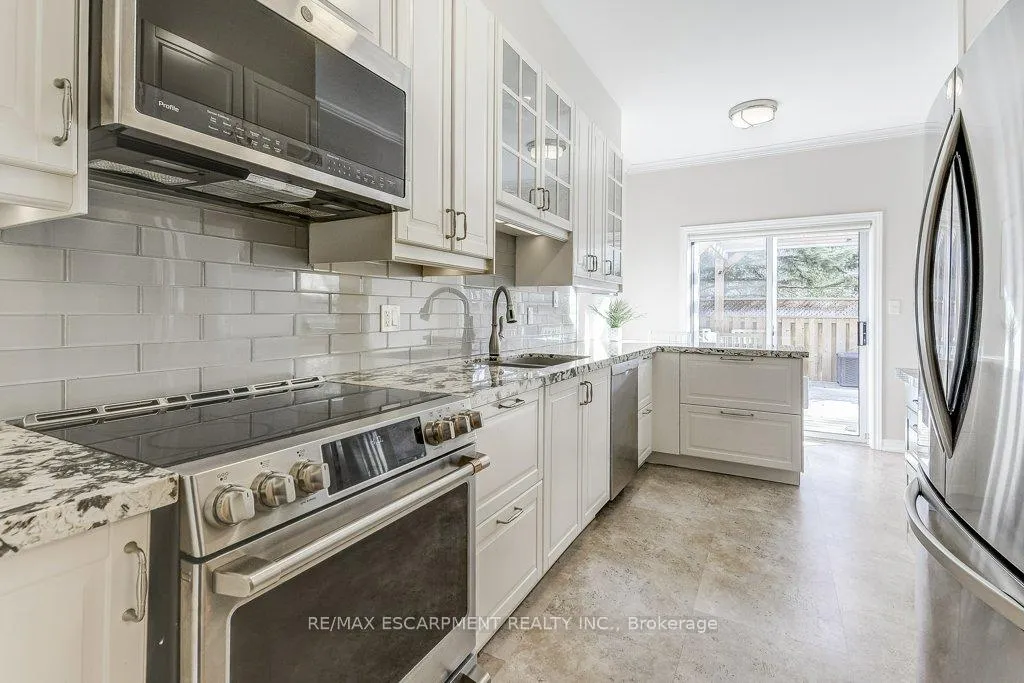 Photo 11 of 93 Egret Avenue, Hamilton, Mount Hope — HOMEH