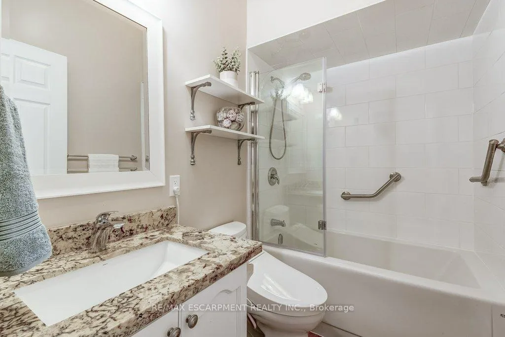 Photo 21 of 93 Egret Avenue, Hamilton, Mount Hope — HOMEH