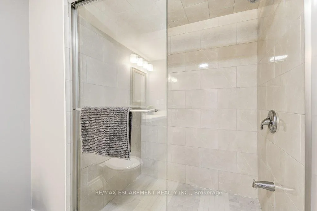 Photo 30 of 93 Egret Avenue, Hamilton, Mount Hope — HOMEH