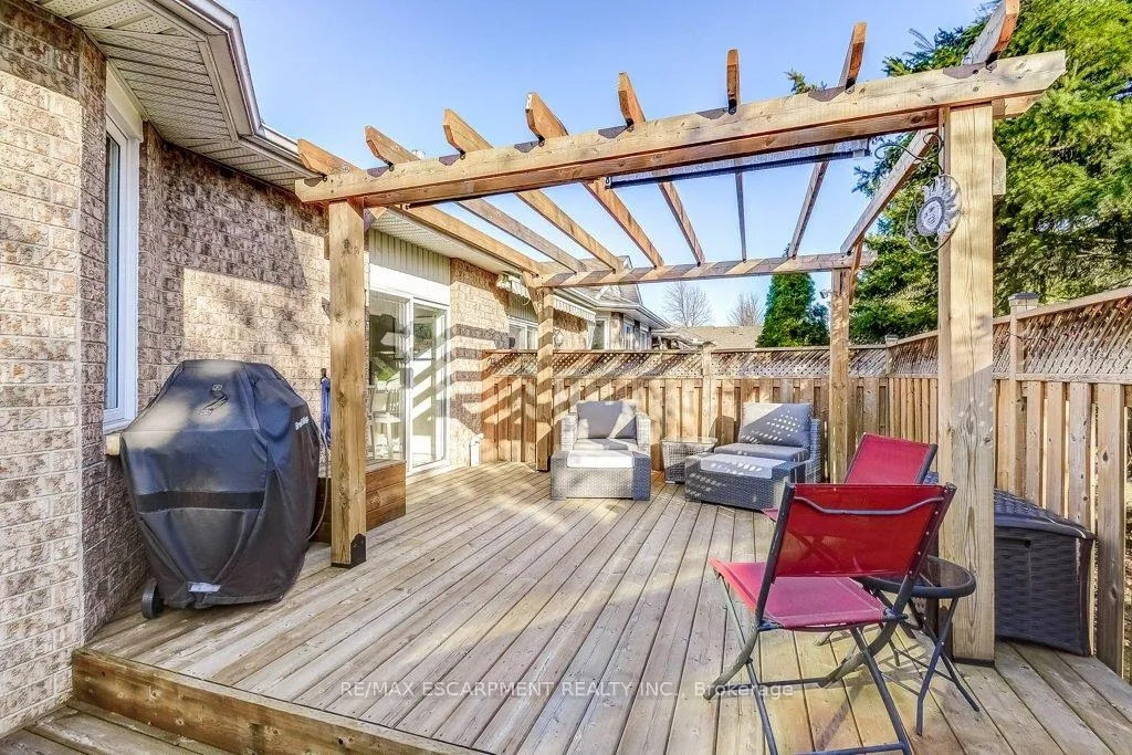 Photo 33 of 93 Egret Avenue, Hamilton, Mount Hope — HOMEH