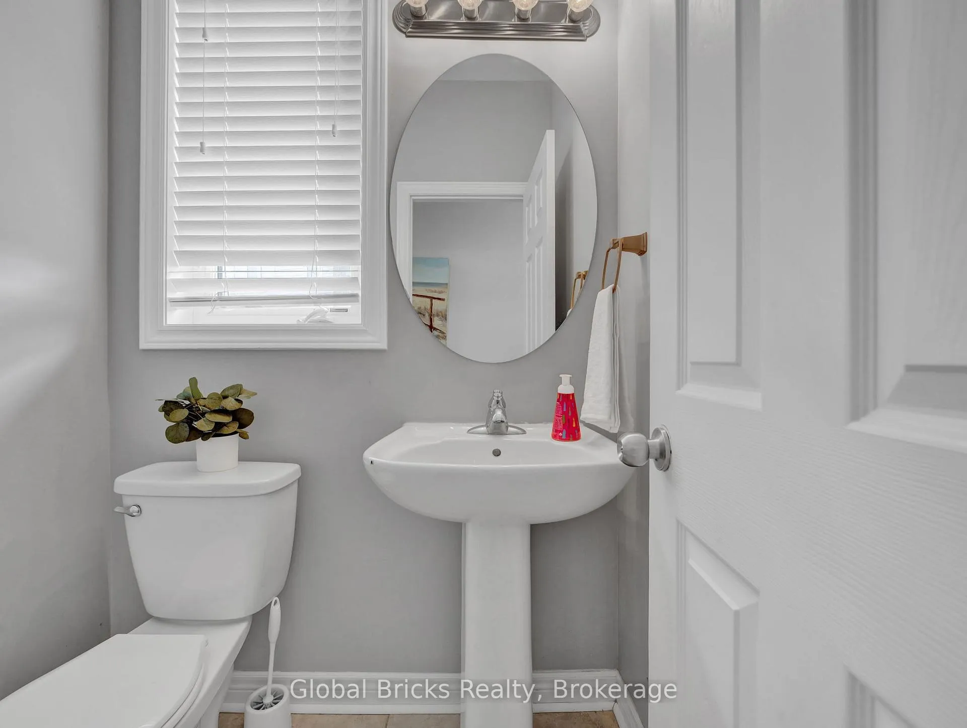 Photo 17 of 15 Hartley Avenue, Brant, Paris — HOMEH
