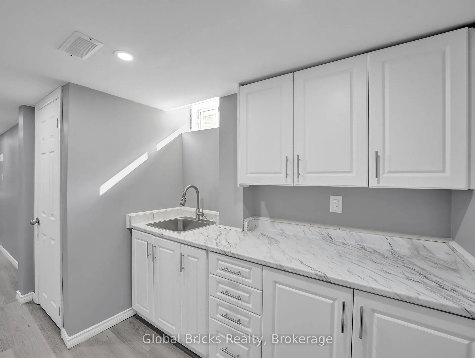 Photo 31 of 15 Hartley Avenue, Brant, Paris — HOMEH