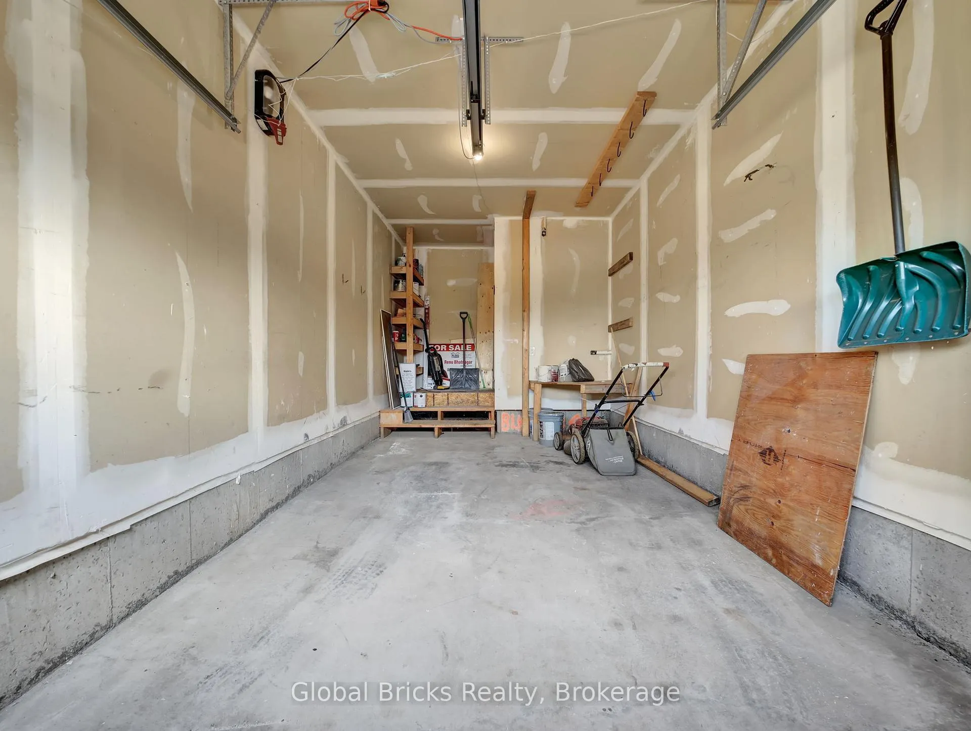 Photo 39 of 15 Hartley Avenue, Brant, Paris — HOMEH