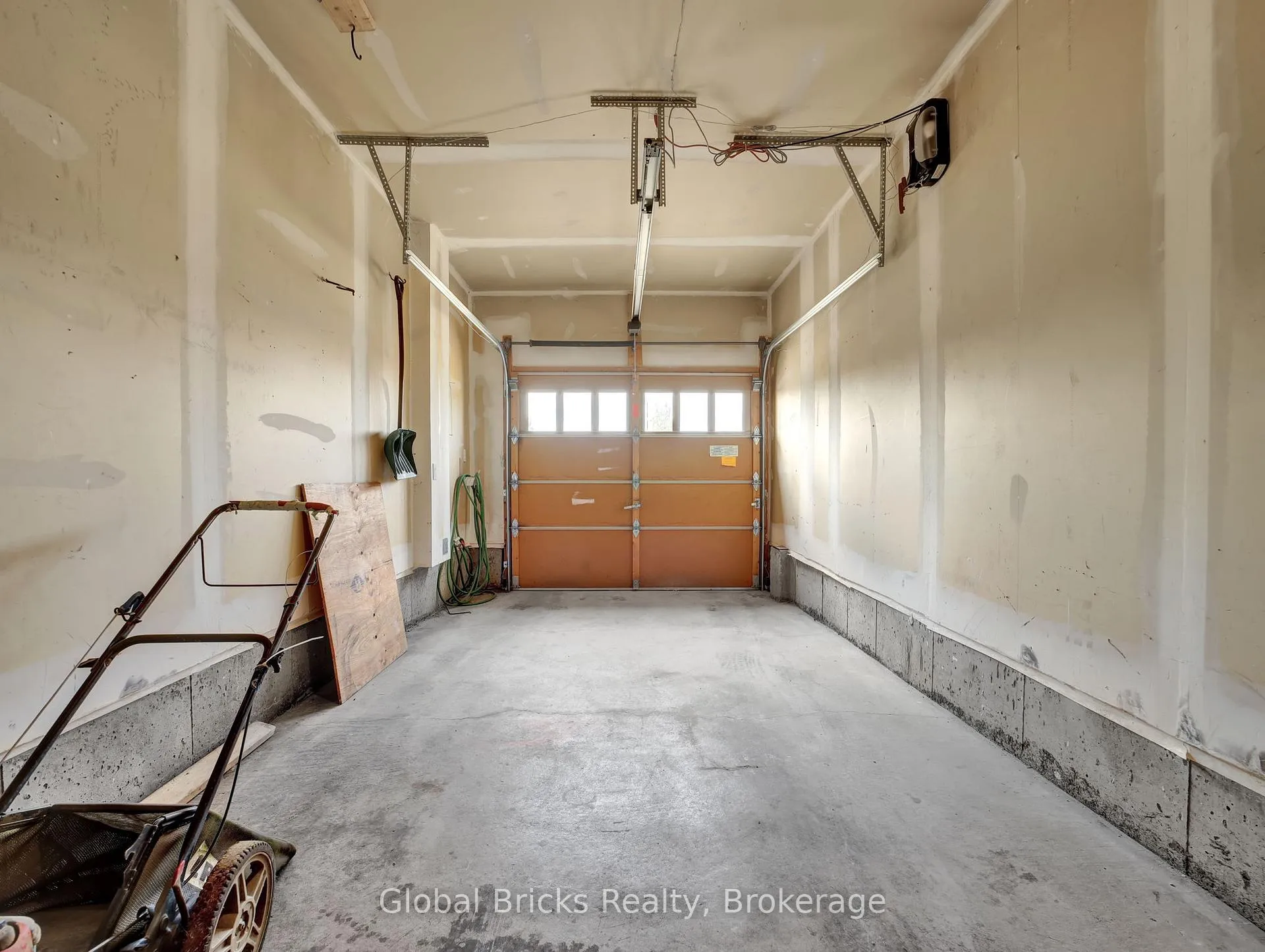 Photo 40 of 15 Hartley Avenue, Brant, Paris — HOMEH