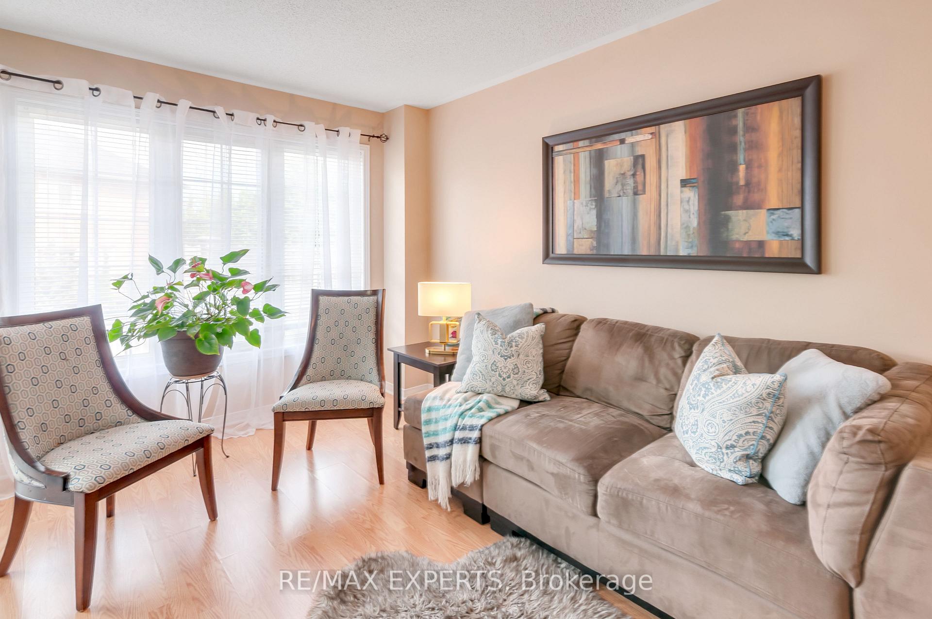 Photo 7 of 76 Eagle Trace Drive, Brampton, Sandringham-Wellington — HOMEH
