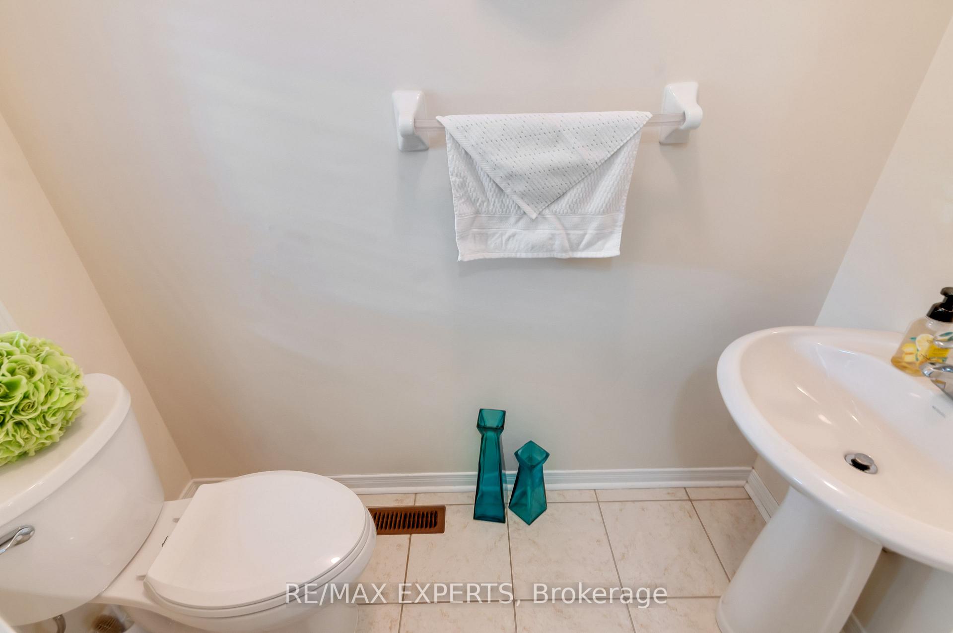 Photo 18 of 76 Eagle Trace Drive, Brampton, Sandringham-Wellington — HOMEH