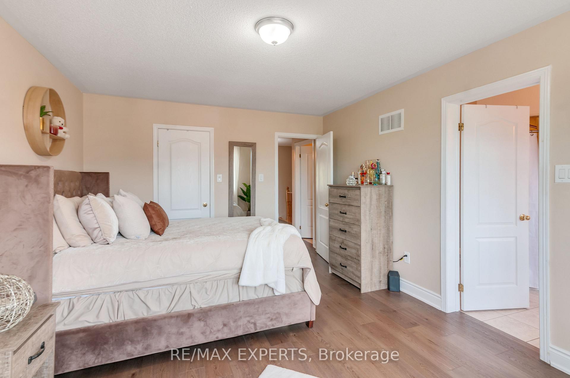 Photo 23 of 76 Eagle Trace Drive, Brampton, Sandringham-Wellington — HOMEH