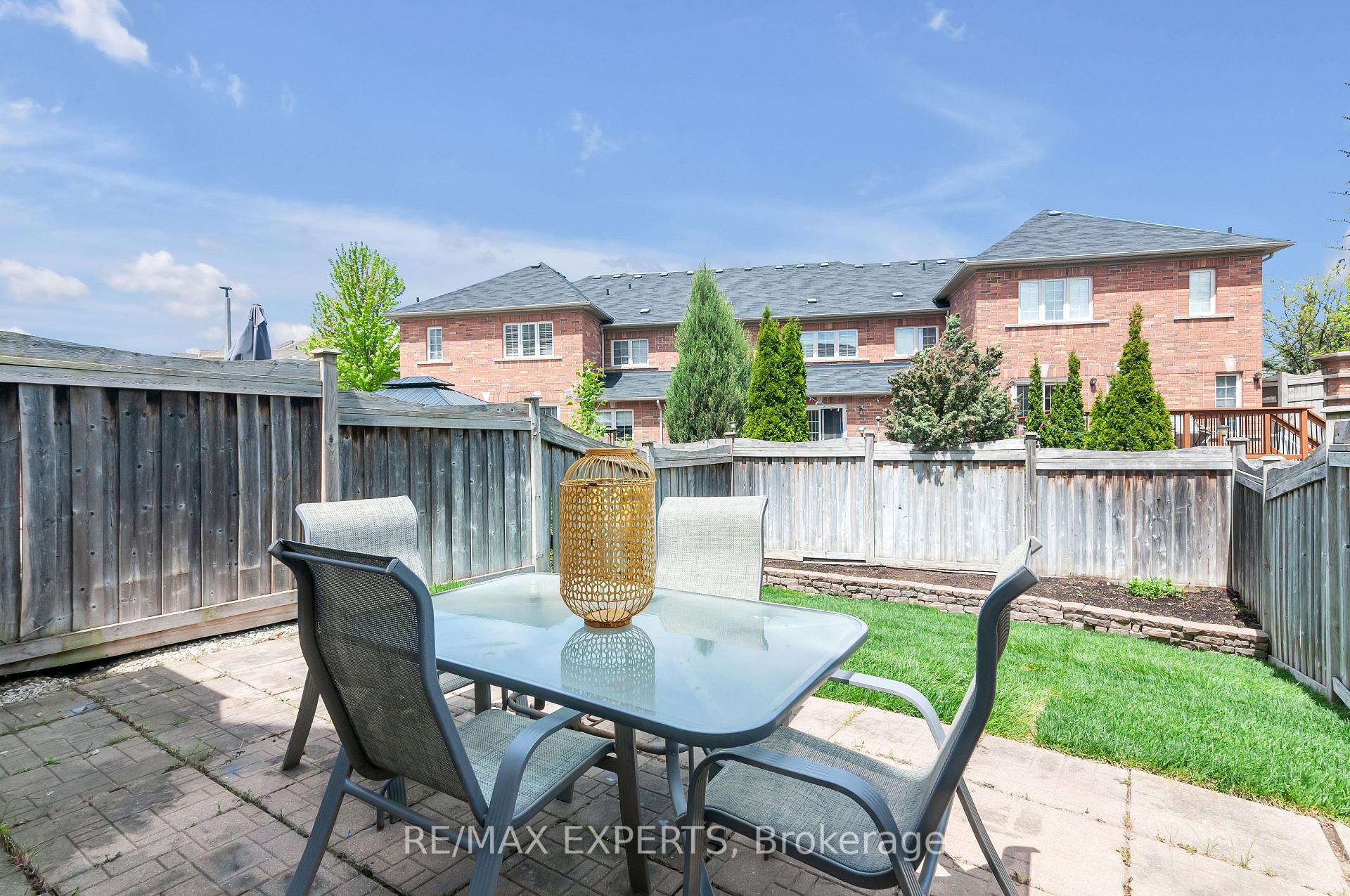 Photo 41 of 76 Eagle Trace Drive, Brampton, Sandringham-Wellington — HOMEH