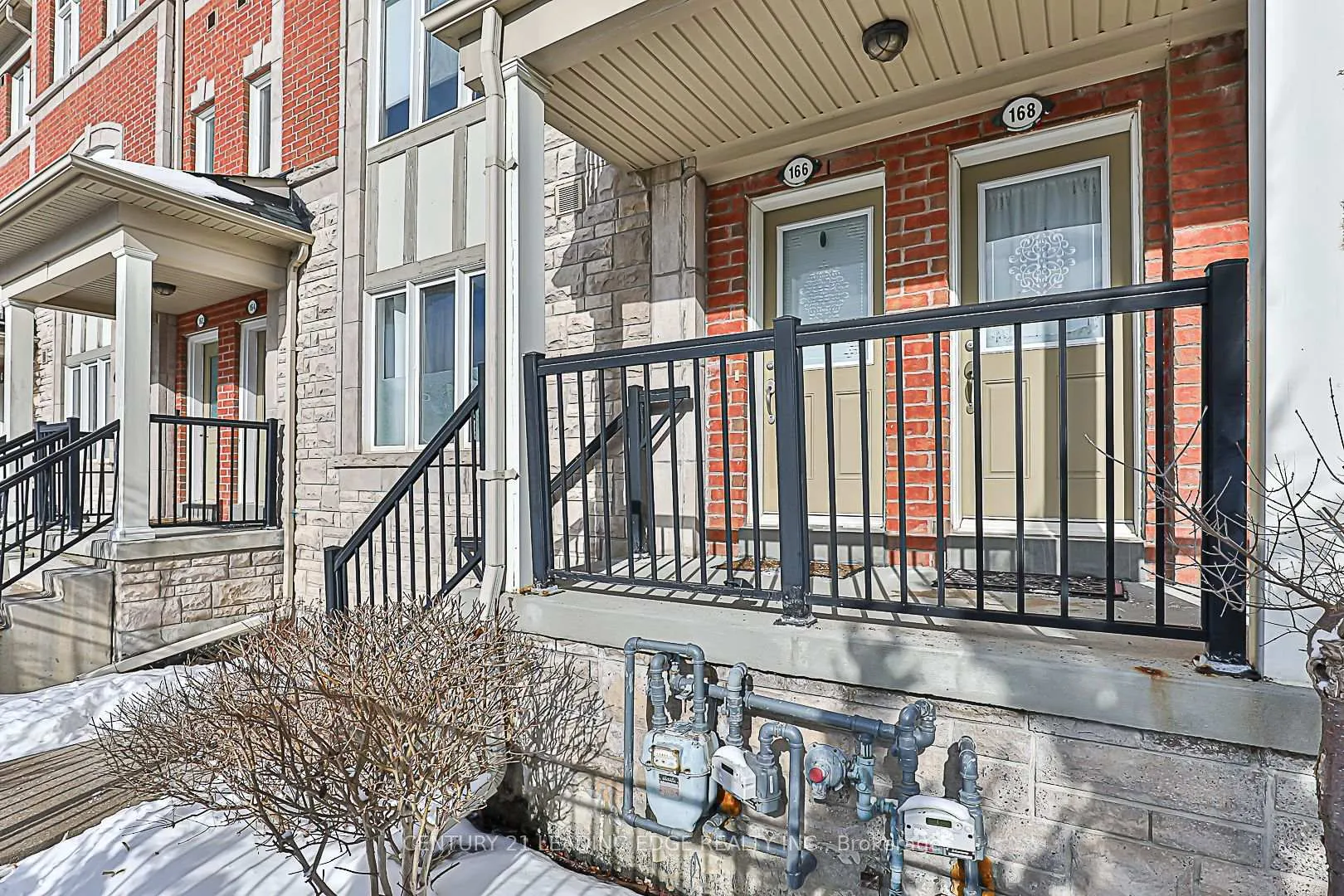 Front of 166 Louisbourg Way