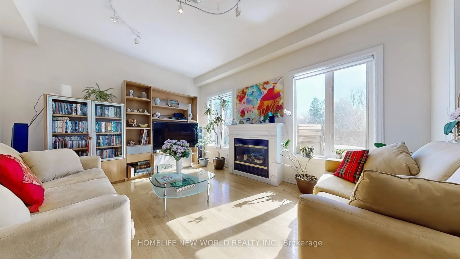 Photo 9 of 11 Drew Kelly Way, Markham, Buttonville — HOMEH