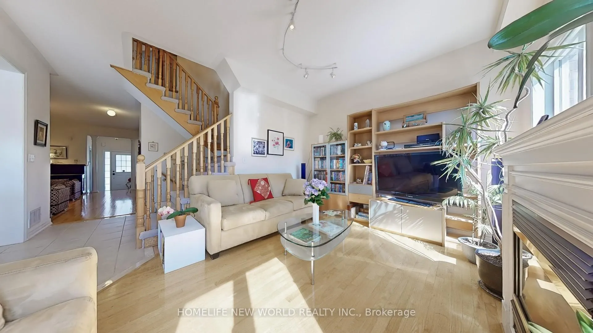 Photo 10 of 11 Drew Kelly Way, Markham, Buttonville — HOMEH
