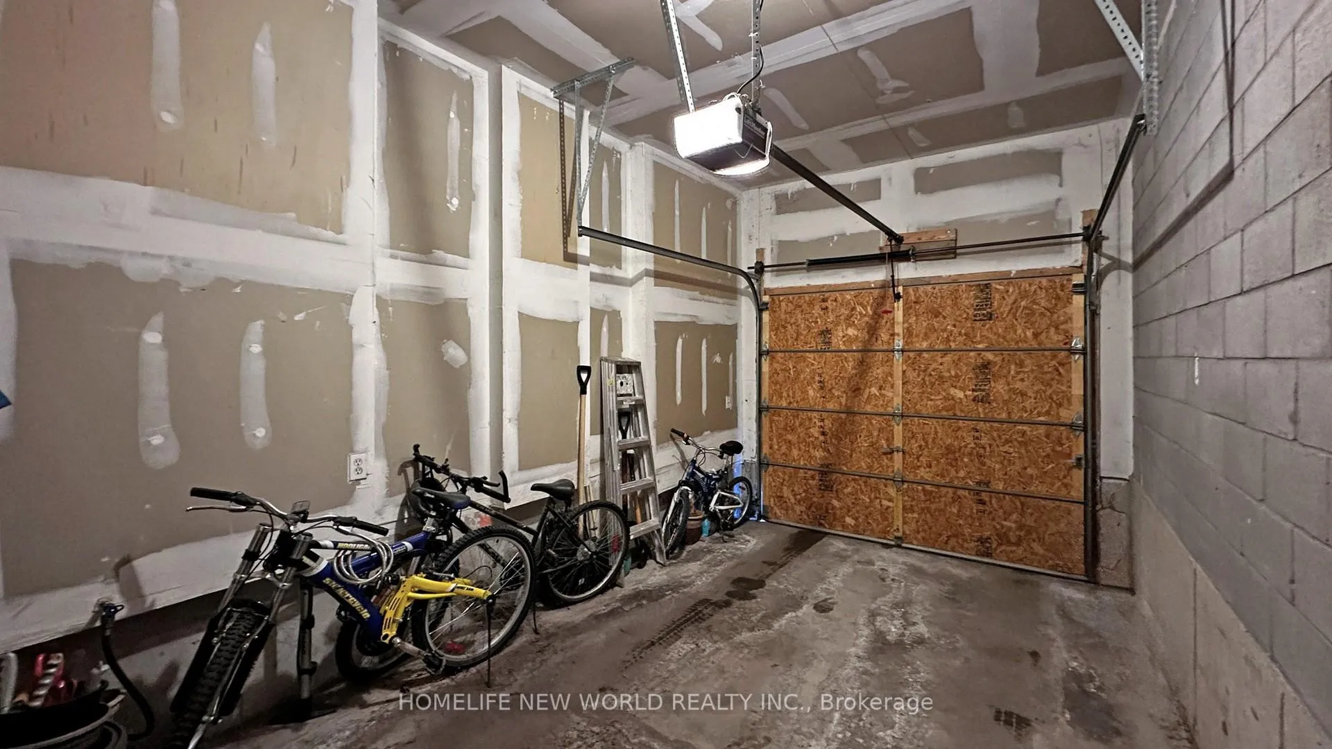Photo 43 of 11 Drew Kelly Way, Markham, Buttonville — HOMEH
