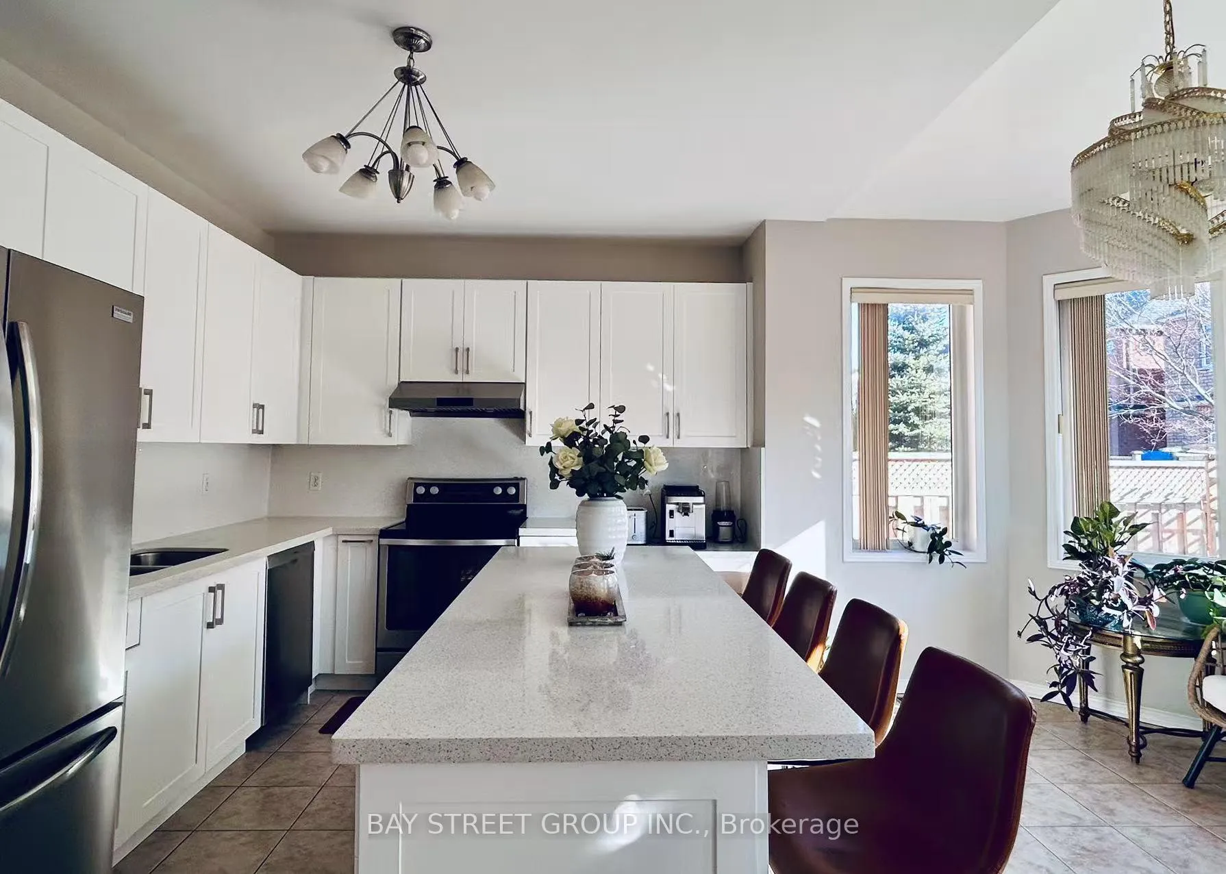 Photo 5 of 19 Belgrave Square, Markham, Berczy — HOMEH