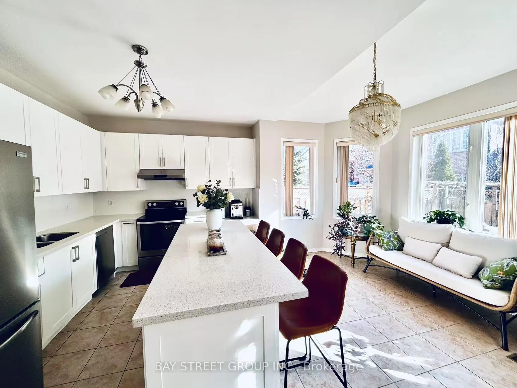 Photo 6 of 19 Belgrave Square, Markham, Berczy — HOMEH