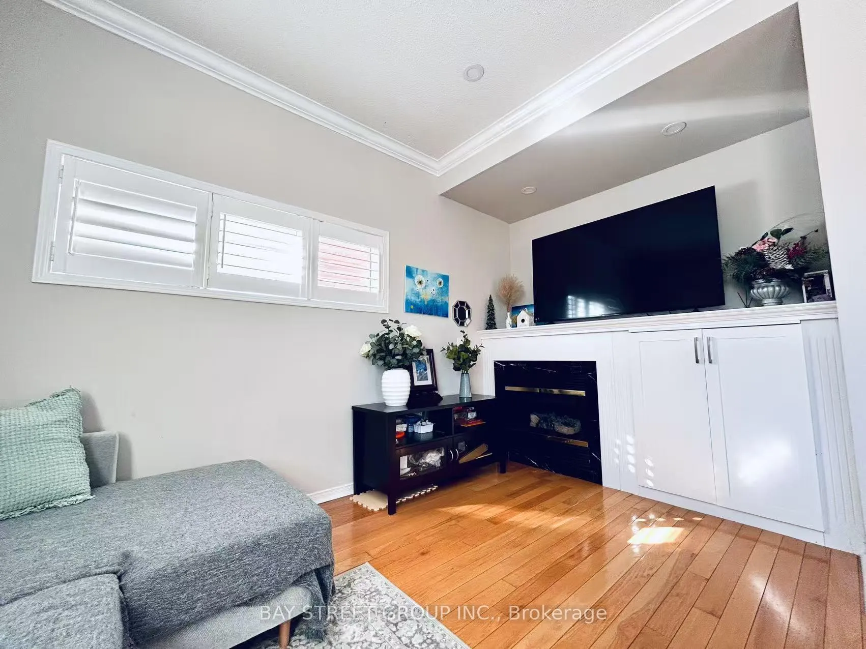 Photo 8 of 19 Belgrave Square, Markham, Berczy — HOMEH