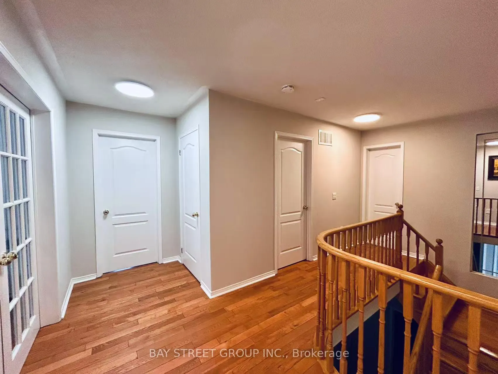 Photo 12 of 19 Belgrave Square, Markham, Berczy — HOMEH
