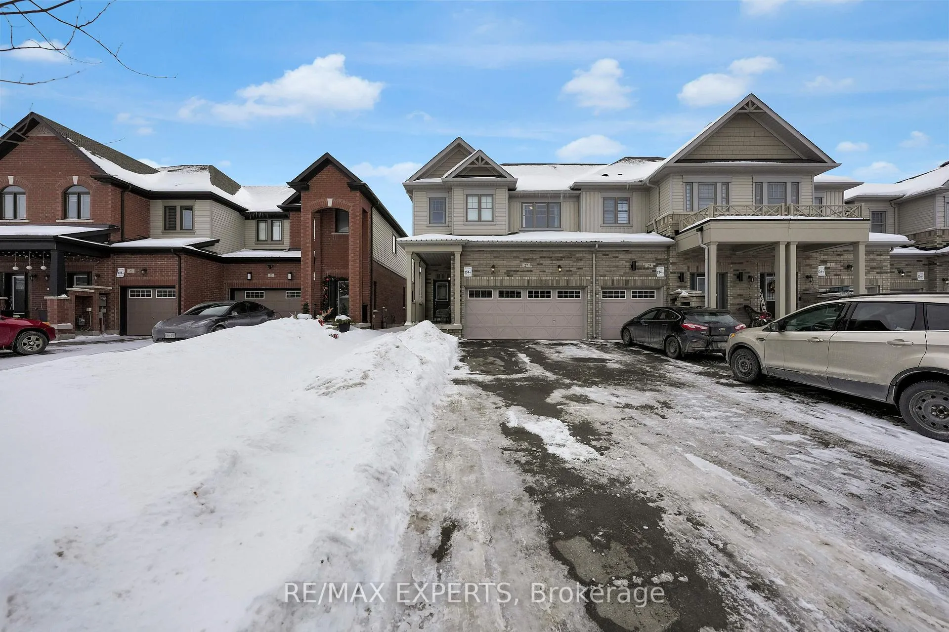 Photo 3 of 27 Arnold Crescent, New Tecumseth, Alliston — HOMEH