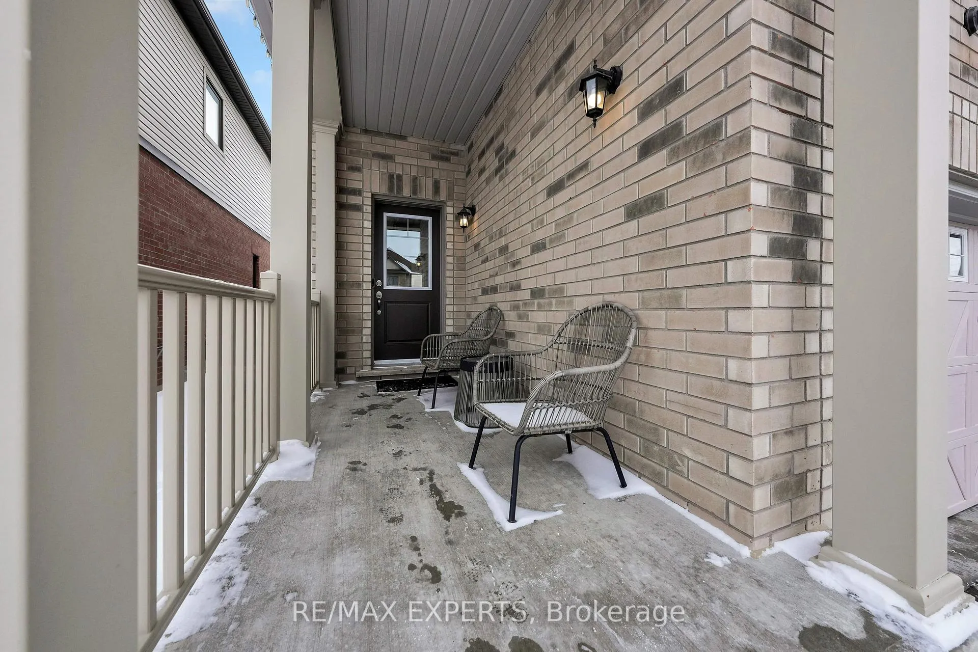 Photo 4 of 27 Arnold Crescent, New Tecumseth, Alliston — HOMEH