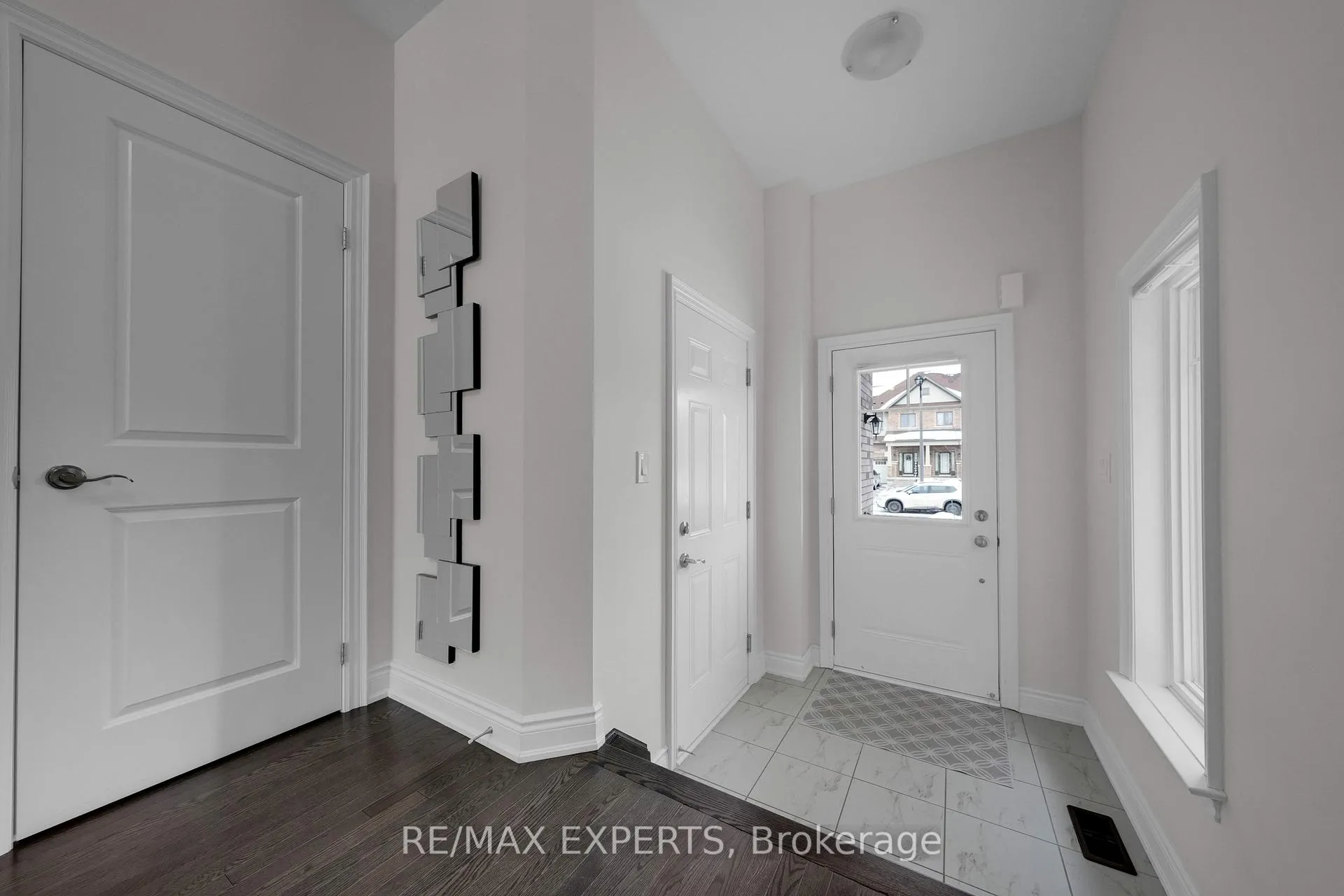 Photo 6 of 27 Arnold Crescent, New Tecumseth, Alliston — HOMEH