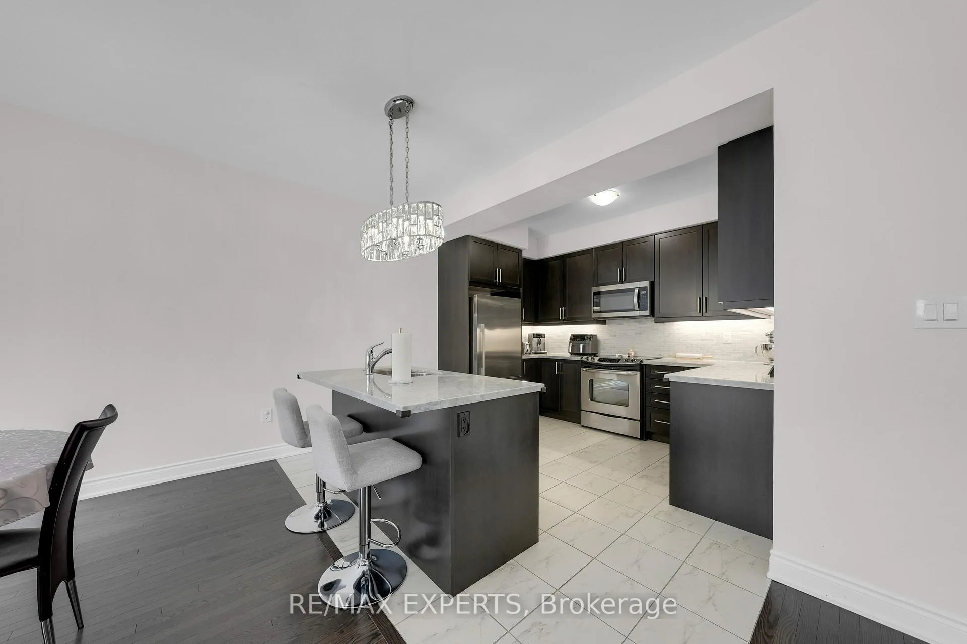 Photo 15 of 27 Arnold Crescent, New Tecumseth, Alliston — HOMEH