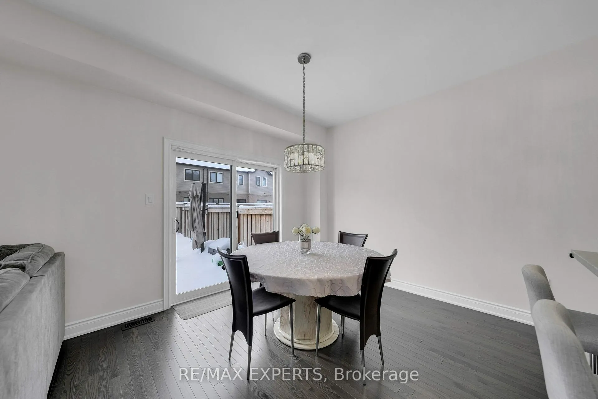 Photo 16 of 27 Arnold Crescent, New Tecumseth, Alliston — HOMEH
