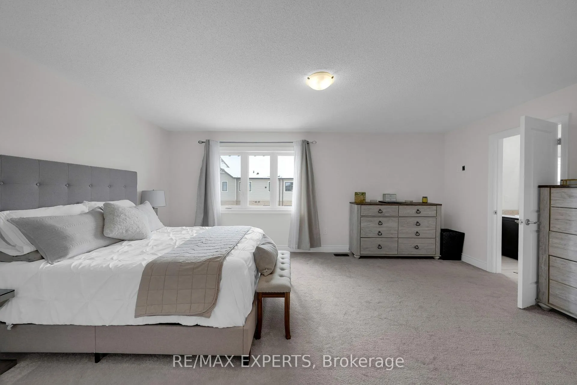 Photo 33 of 27 Arnold Crescent, New Tecumseth, Alliston — HOMEH