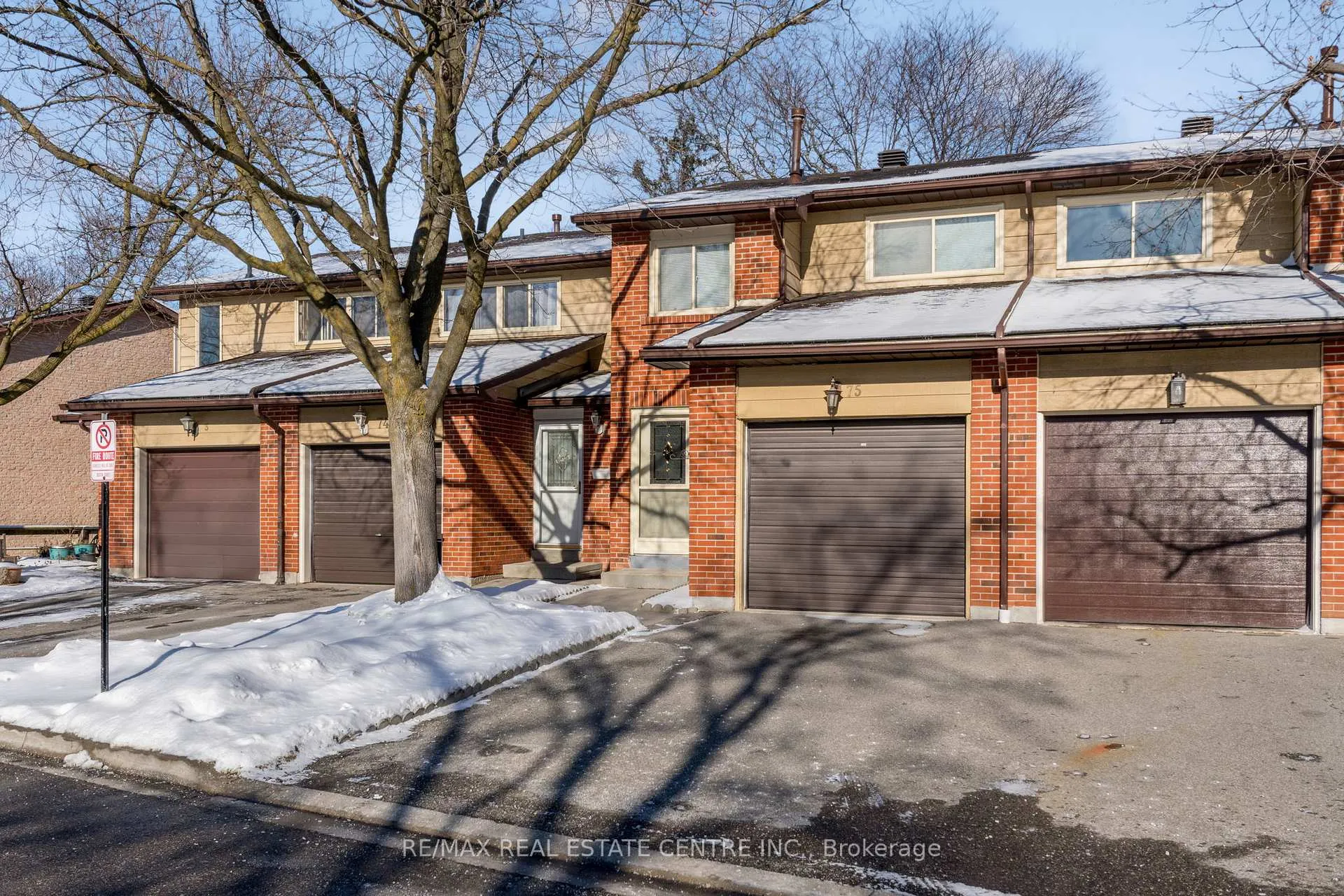 Photo 2 of 75 Foster Crescent, Brampton, Brampton North — HOMEH