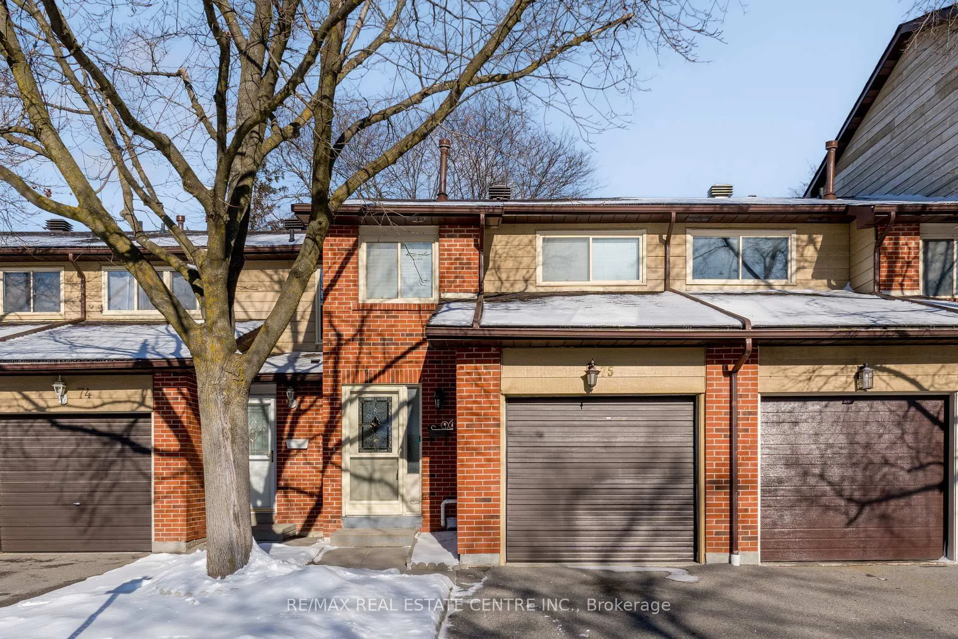 Photo 3 of 75 Foster Crescent, Brampton, Brampton North — HOMEH