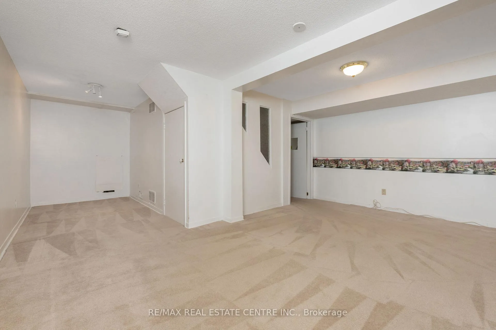 Photo 26 of 75 Foster Crescent, Brampton, Brampton North — HOMEH