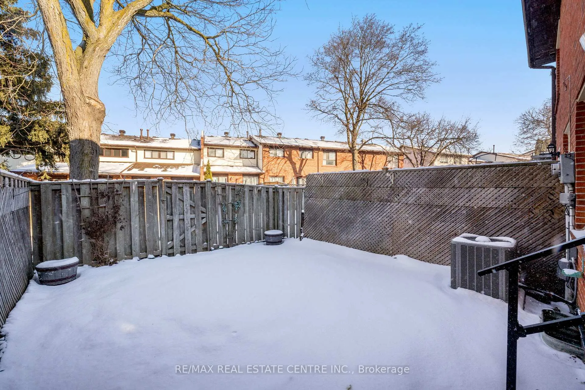 Photo 28 of 75 Foster Crescent, Brampton, Brampton North — HOMEH