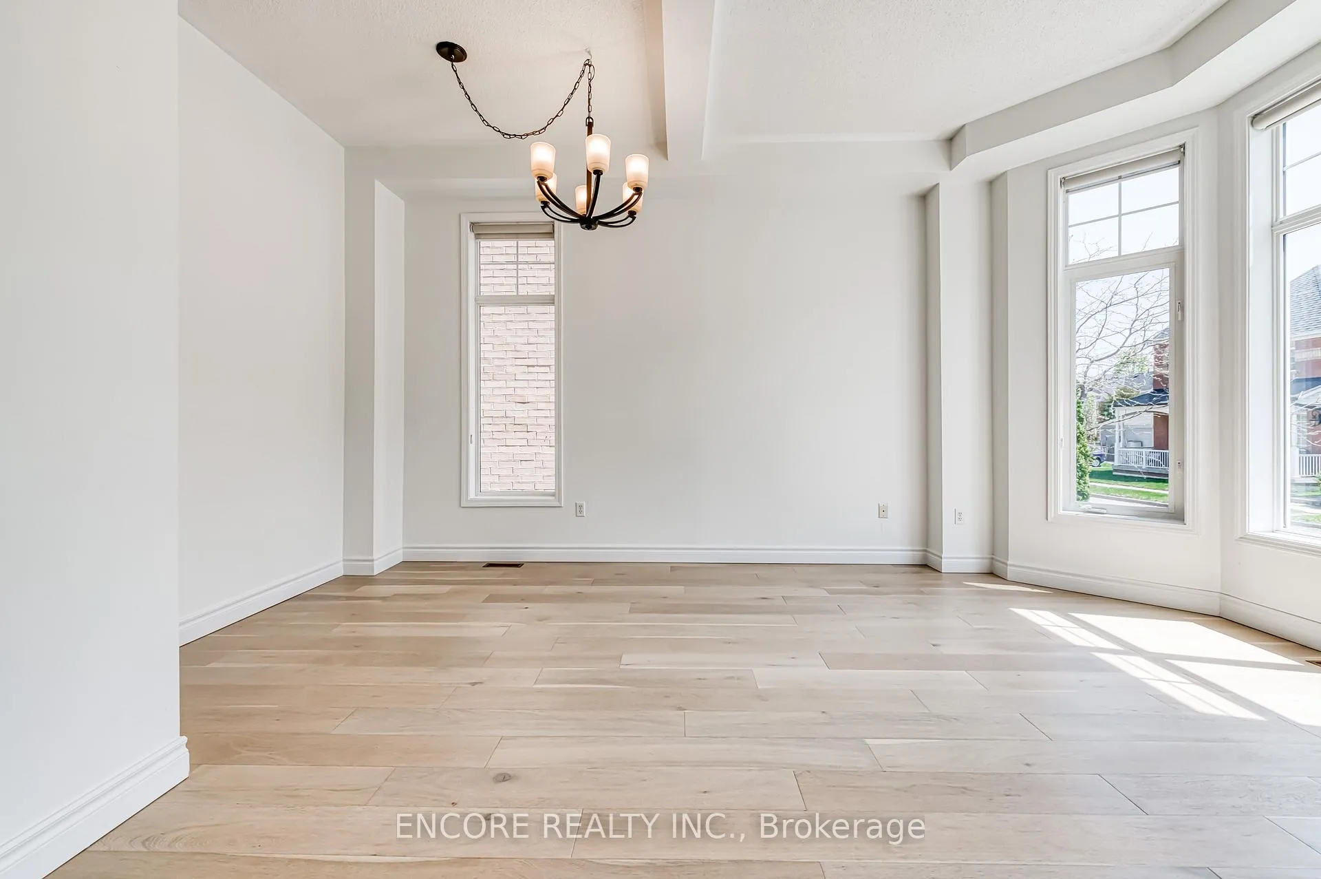 Photo 8 of 24 Spring Meadow Avenue, Markham, Cornell — HOMEH