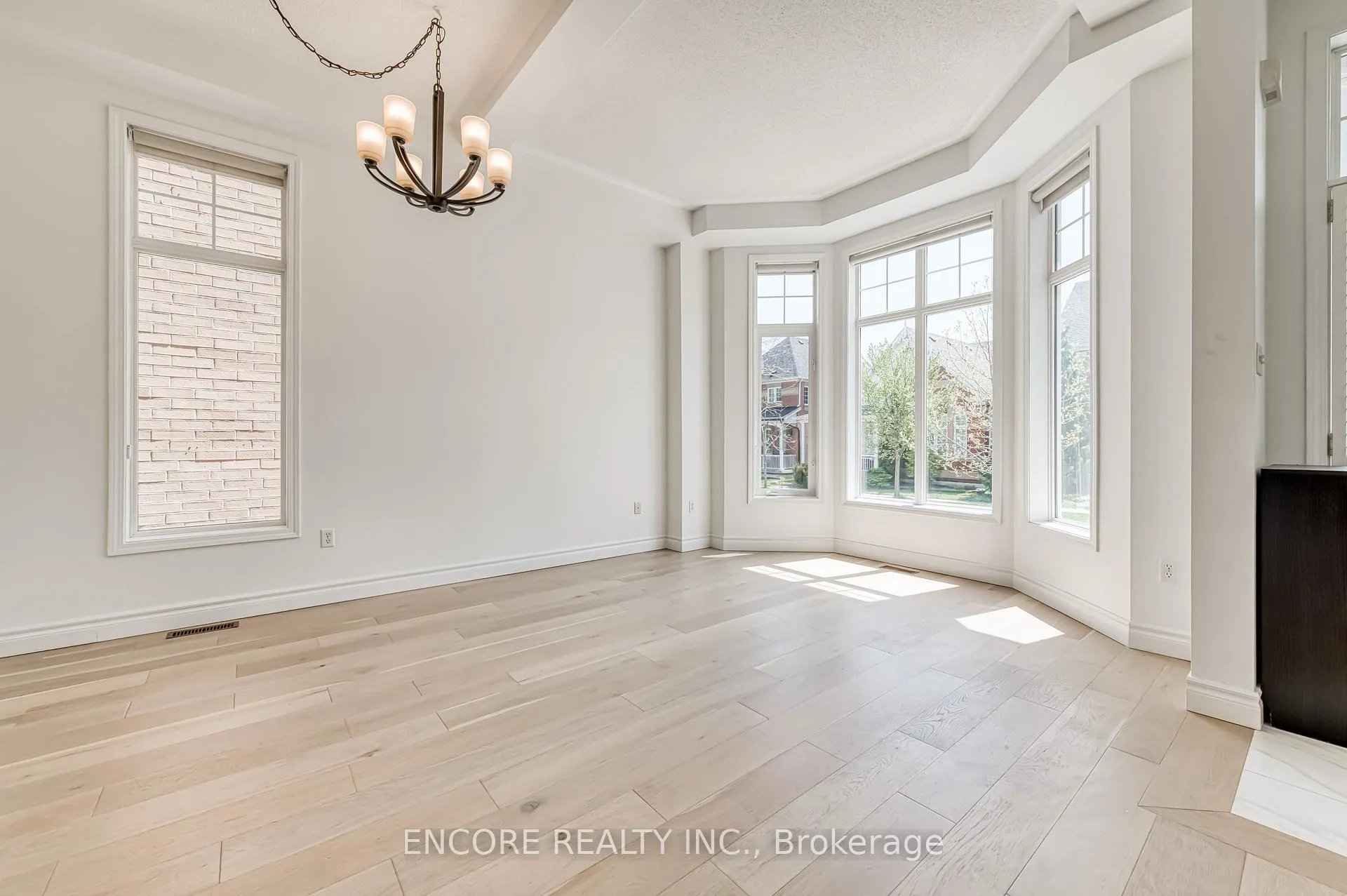 Photo 9 of 24 Spring Meadow Avenue, Markham, Cornell — HOMEH
