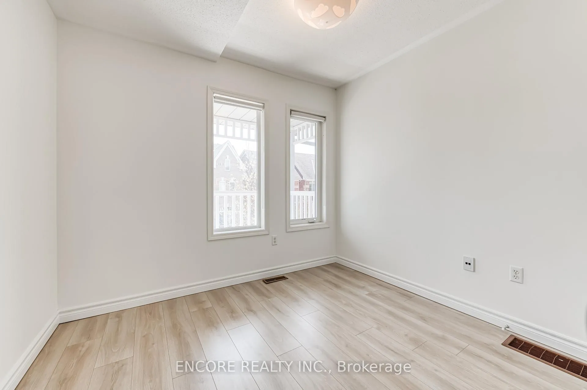 Photo 30 of 24 Spring Meadow Avenue, Markham, Cornell — HOMEH